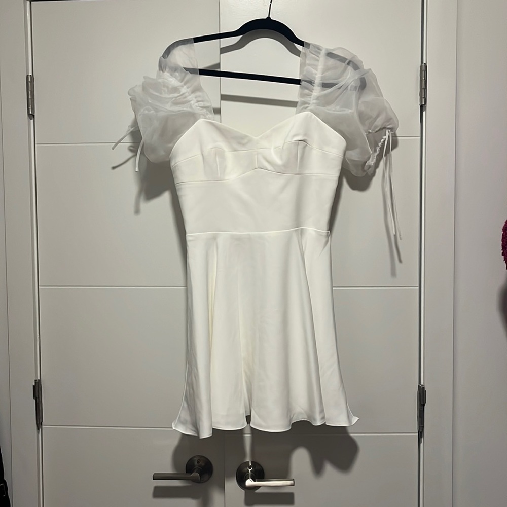 NWOT AMANDA UPRIDGE MINI DRESS!